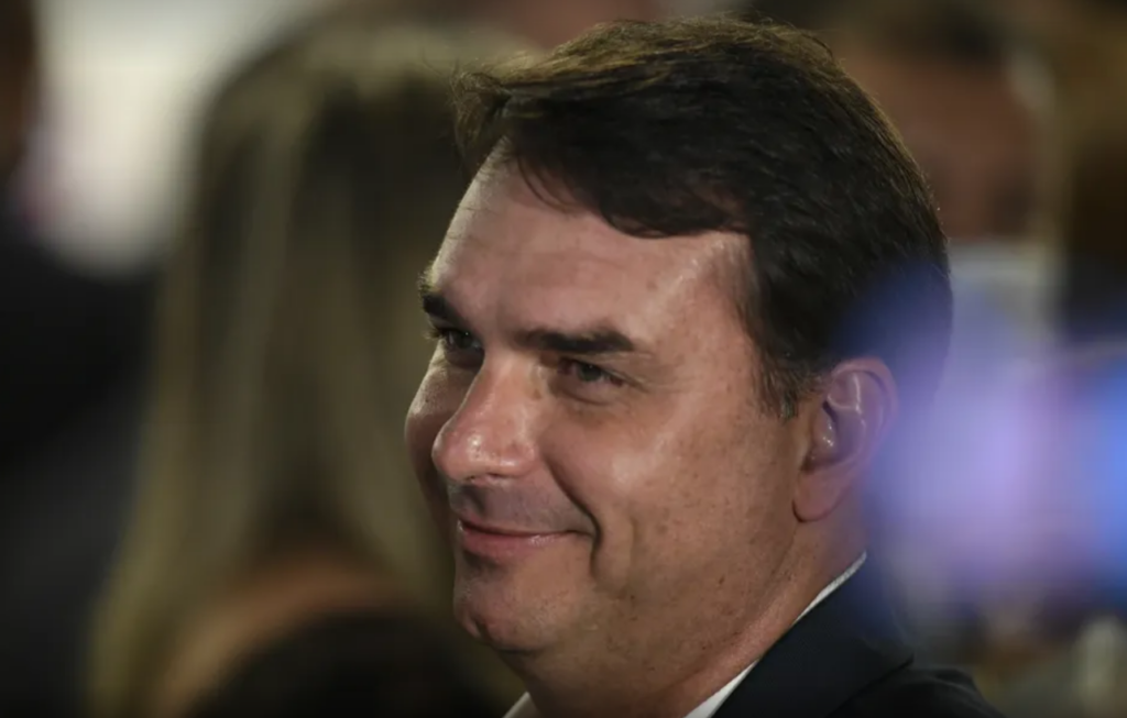 Flávio mira MG e sonda ex-marqueteiro de Aécio para se descolar do ‘bolsonarismo raiz’