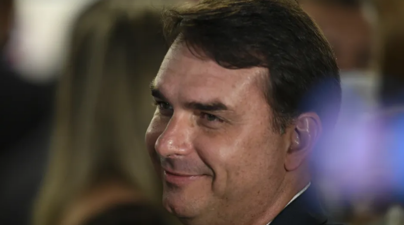 Flávio mira MG e sonda ex-marqueteiro de Aécio para se descolar do ‘bolsonarismo raiz’