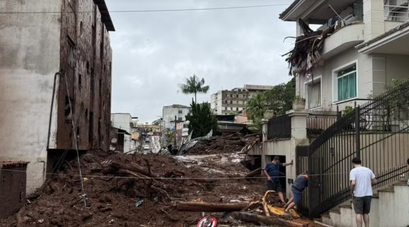 Chuva deixa 29 mortos e milhares de desabrigados em Juiz de Fora e Ubá; 39 estão desaparecidos
