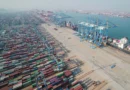 INCÊNDIO EM NAVIO ATRACADO EM PORTO DA CHINA DEIXA 20 MORTOS, DIZ PEQUIM